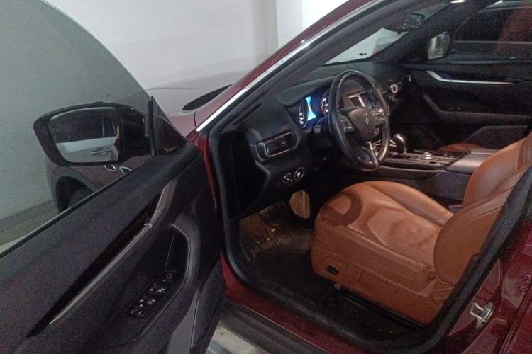 Used Maserati Levante 2018 3.0T Classic Edition Driver Seat