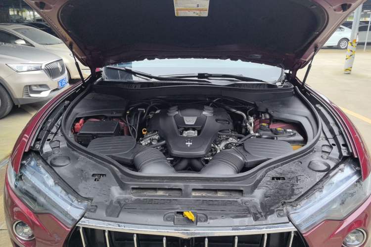 Used Maserati Levante 2018 3.0T Classic Edition Engine Bay