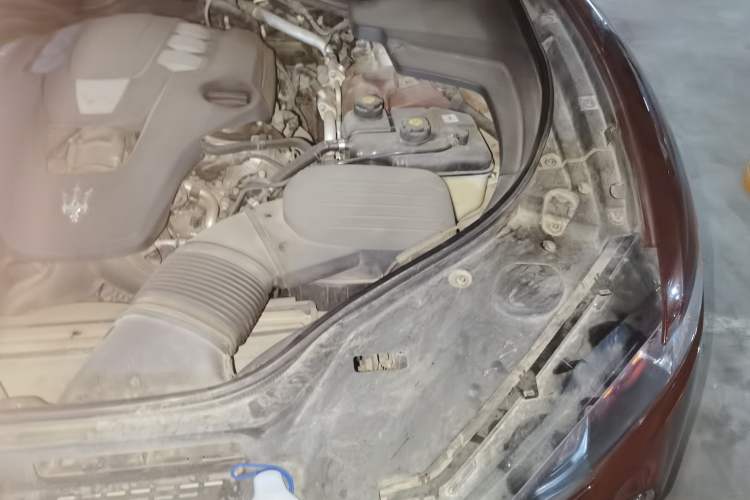 Used Maserati Levante 2018 3.0T Classic Edition Engine Bay Left