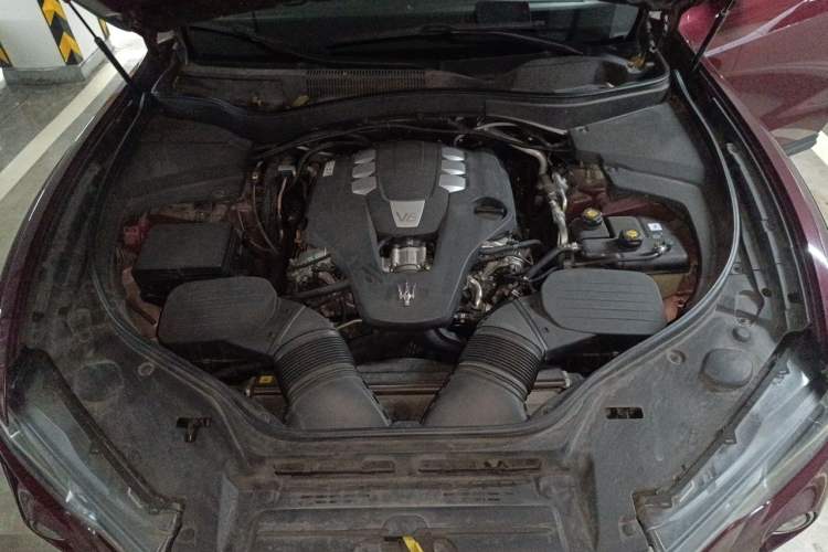 Used Maserati Levante 2018 3.0T Classic Edition Engine Bay