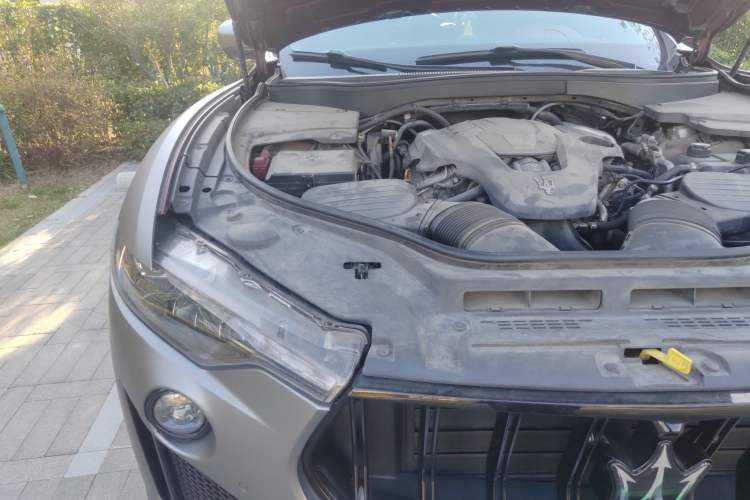 Used Maserati Levante 2018 3.0T Classic Edition Engine Bay Right