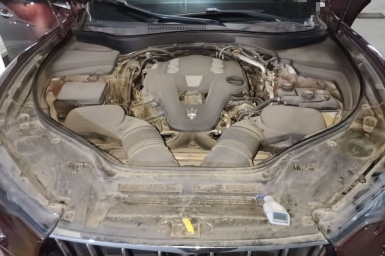 Used Maserati Levante 2018 3.0T Classic Edition Engine Bay