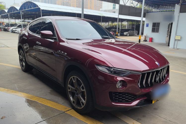Used Maserati Levante 2018 3.0T Classic Edition Front Right 45 Deg