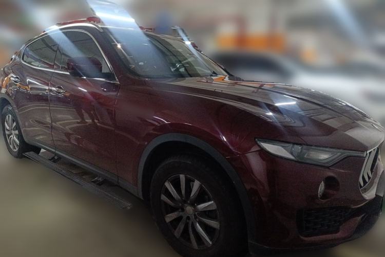 Used Maserati Levante 2018 3.0T Classic Edition Front Right 45 Deg