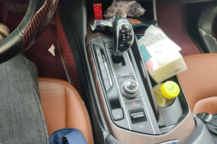 Used Maserati Levante 2018 3.0T Classic Edition Gear Lever