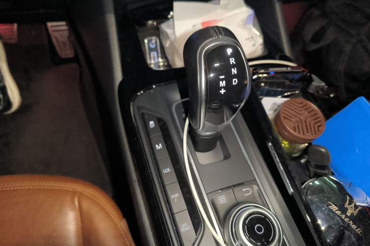 Used Maserati Levante 2018 3.0T Classic Edition Gear Lever