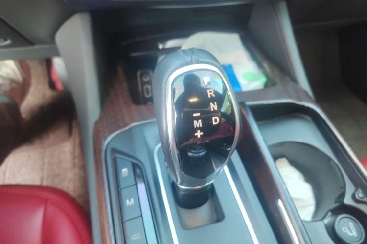 Used Maserati Levante 2018 3.0T Classic Edition Gear Lever