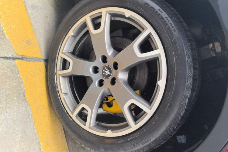 Used Maserati Levante 2018 3.0T Classic Edition Left Front Wheel Hub