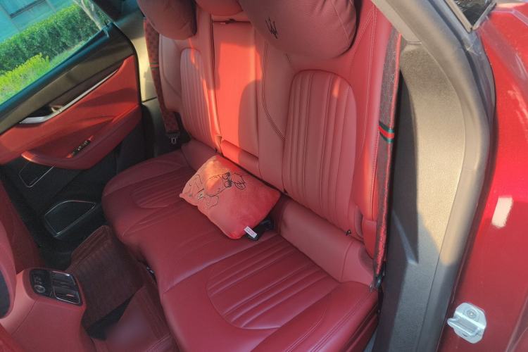 Used Maserati Levante 2018 3.0T Standard Edition Left Rear Seat