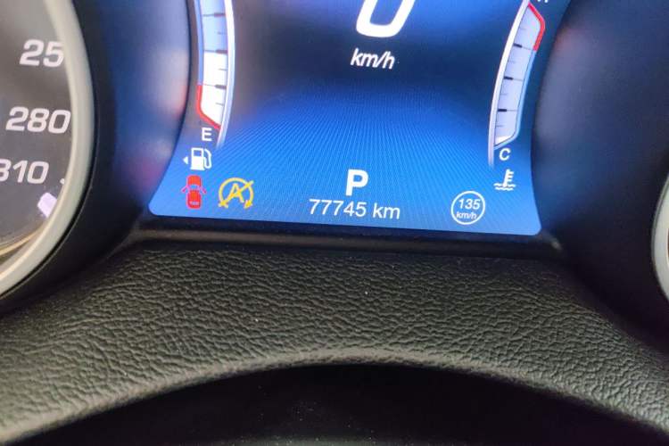Used Maserati Levante 2018 3.0T Classic Edition Odometer Close Up
