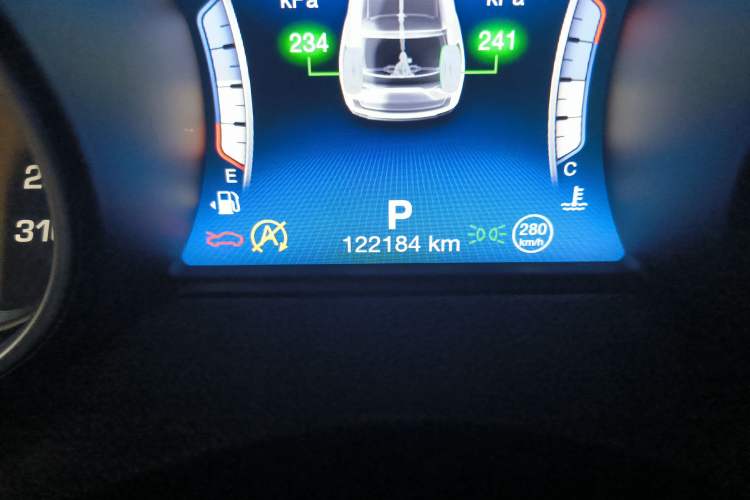 Used Maserati Levante 2018 3.0T Classic Edition Odometer Close Up