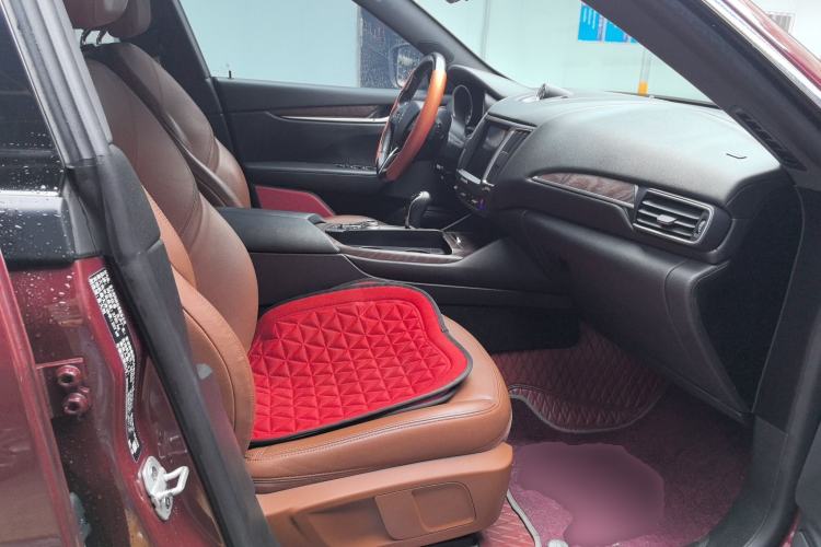 Used Maserati Levante 2018 3.0T Classic Edition Right Front Seat