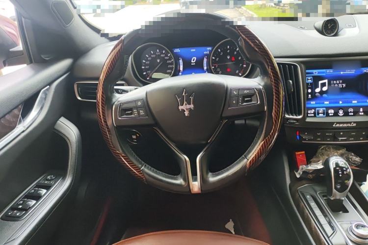 Used Maserati Levante 2018 3.0T Classic Edition Steering Wheel