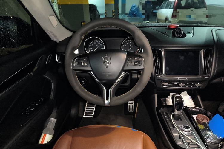 Used Maserati Levante 2018 3.0T Classic Edition Steering Wheel