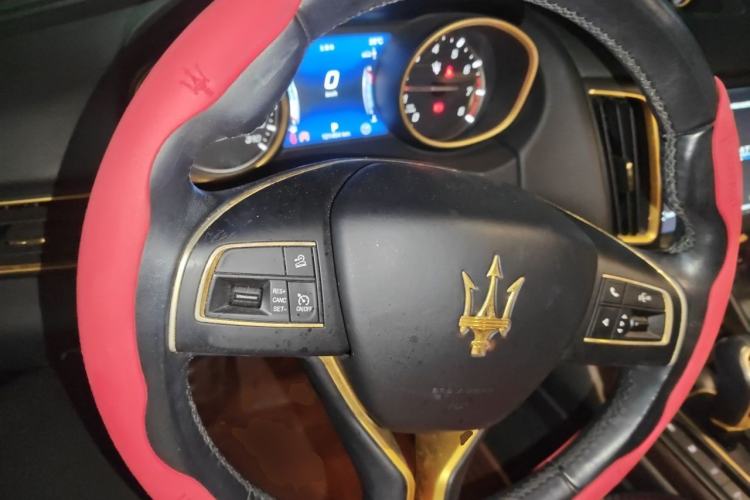 Used Maserati Levante 2018 3.0T Classic Edition Steering Wheel