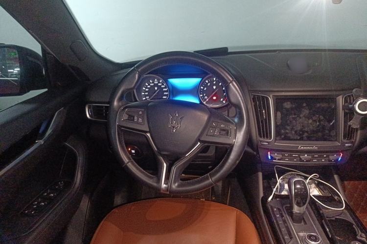 Used Maserati Levante 2018 3.0T Classic Edition Steering Wheel