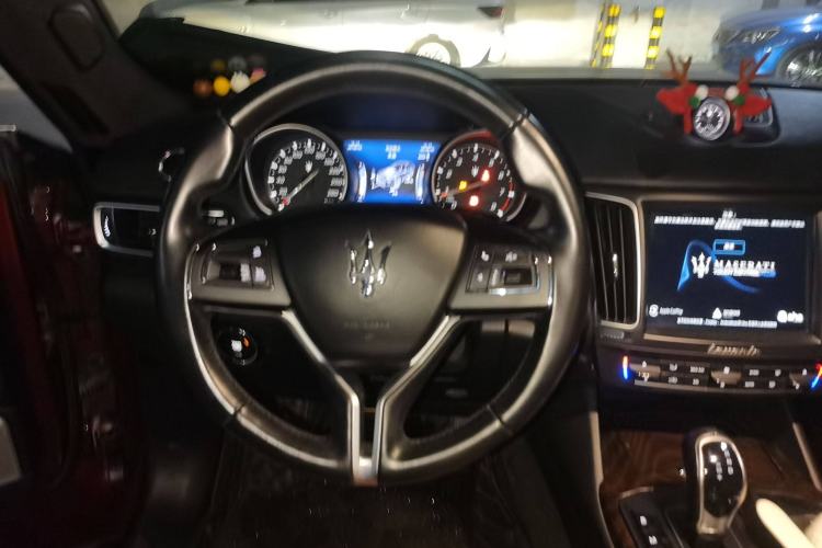 Used Maserati Levante 2018 3.0T Classic Edition Steering Wheel