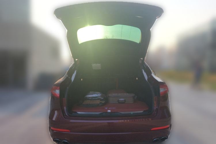 Used Maserati Levante 2018 3.0T Standard Edition Trunk
