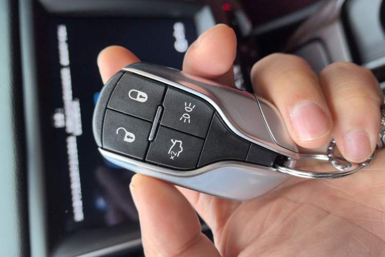 Used Maserati Levante 2018 3.0T Classic Edition Vehicle Key