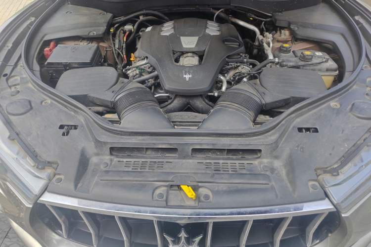 Used Maserati Levante 2018 3.0T Classic Edition Engine Bay