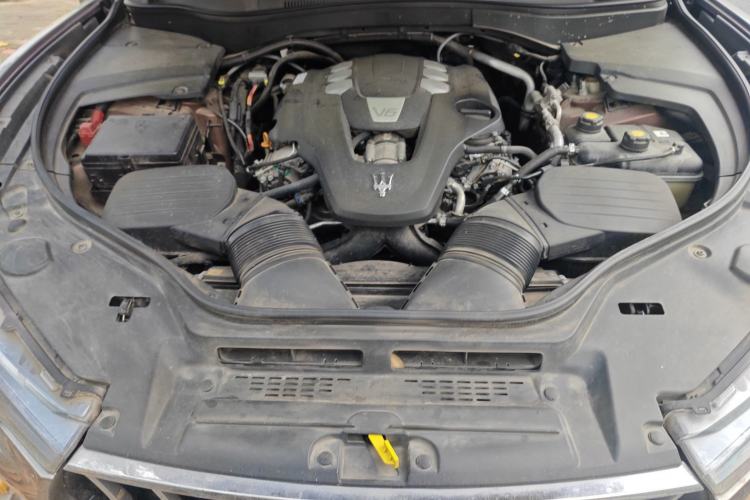 Used Maserati Levante 2018 3.0T Classic Edition Engine Bay