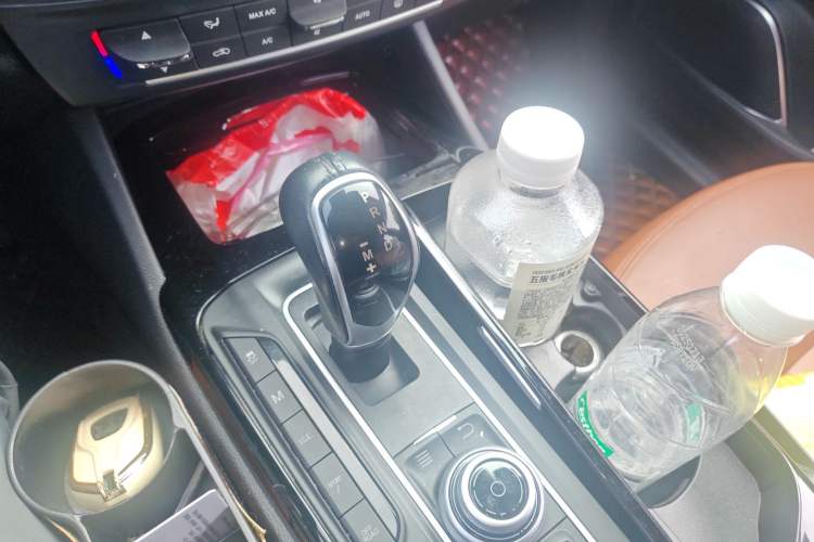 Used Maserati Levante 2018 3.0T Classic Edition Gear Lever