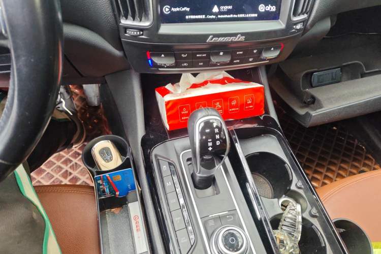 Used Maserati Levante 2018 3.0T Classic Edition Gear Lever