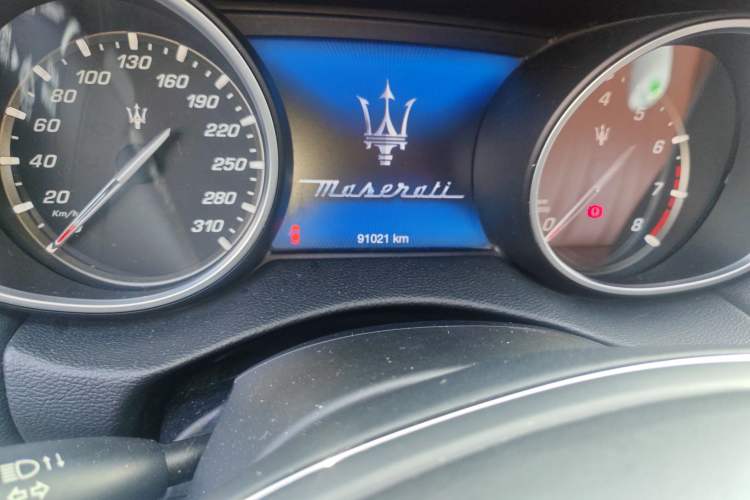 Used Maserati Levante 2018 3.0T Classic Edition Odometer Close Up