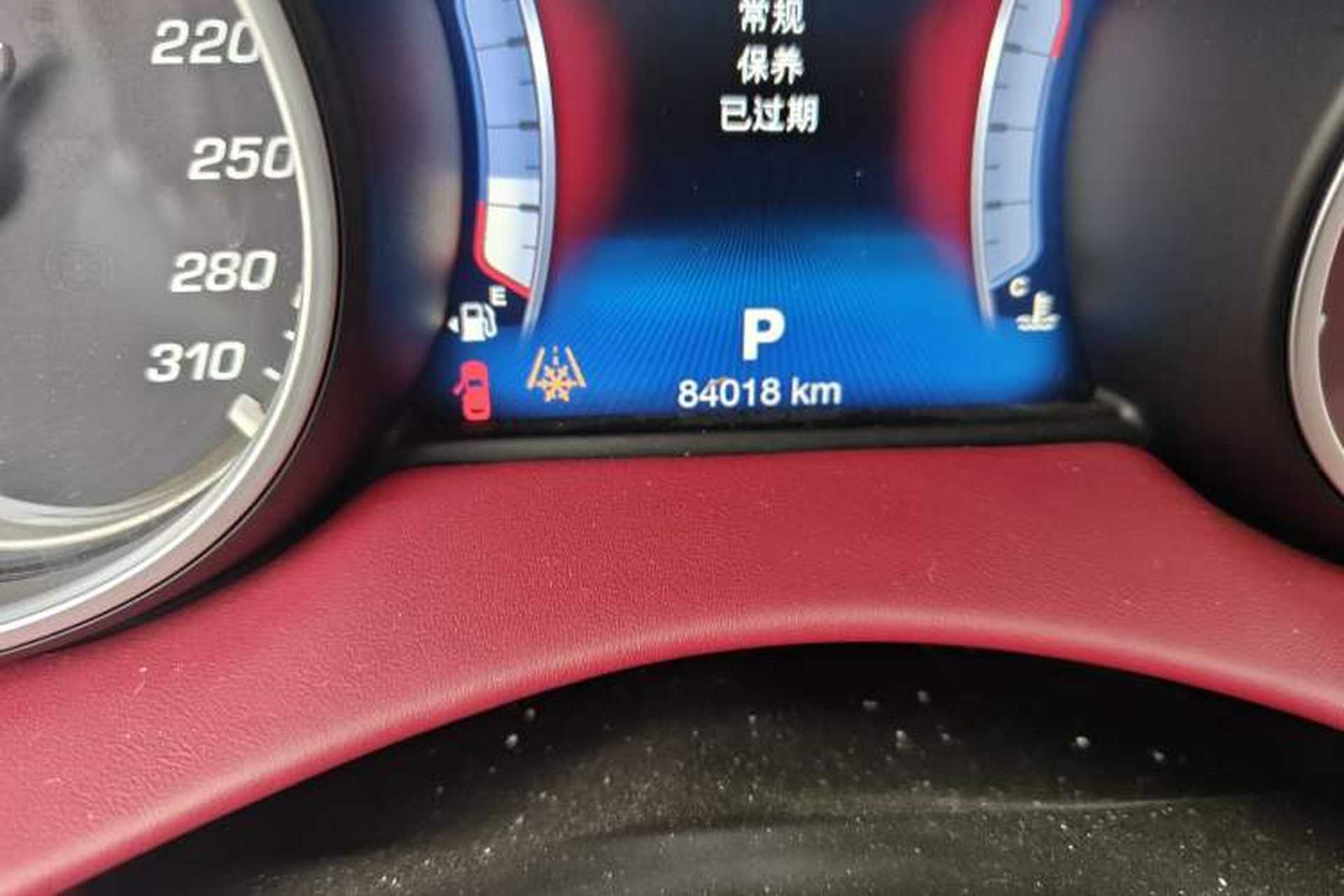 Used Maserati Levante 2018 3.0T Classic Edition Odometer Close Up