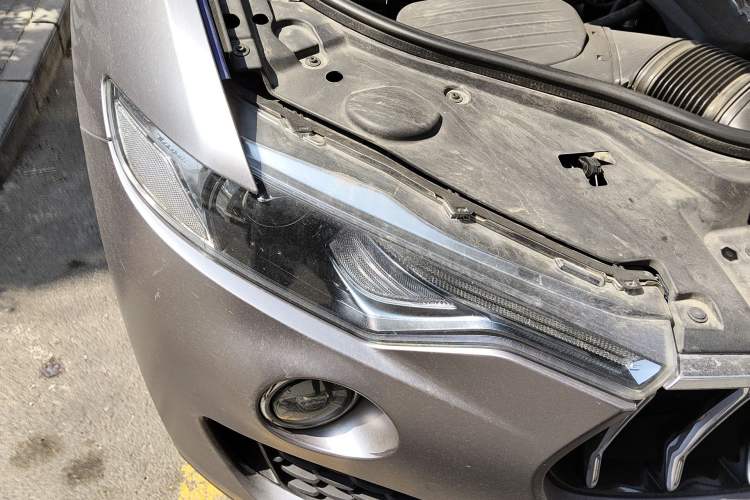 Used Maserati Levante 2018 3.0T Standard Edition Right Front Headlight