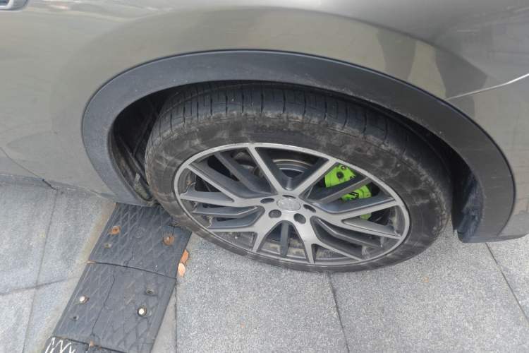 Used Maserati Levante 2018 3.0T Classic Edition Right Front Wheel Hub