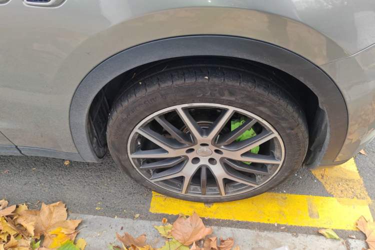 Used Maserati Levante 2018 3.0T Classic Edition Right Front Wheel Hub