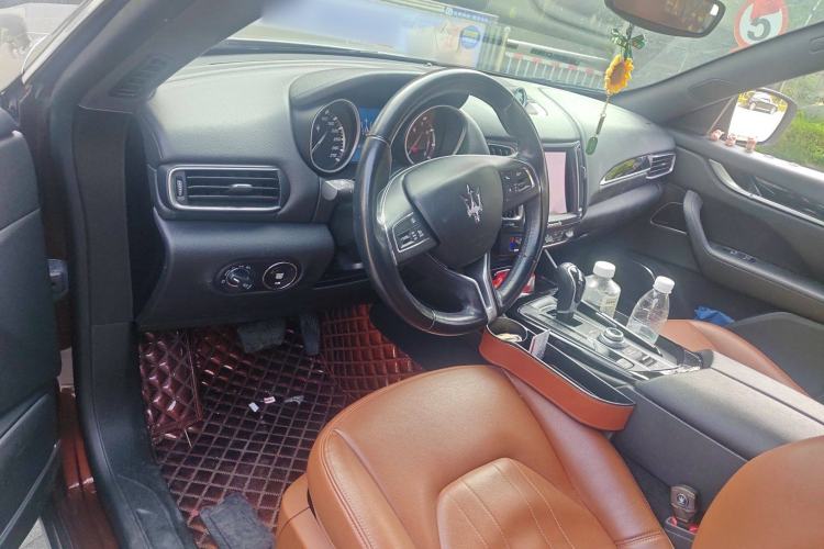 Used Maserati Levante 2018 3.0T Classic Edition Steering Wheel