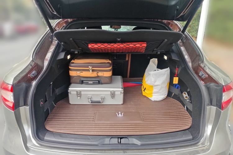 Used Maserati Levante 2018 3.0T Classic Edition Trunk