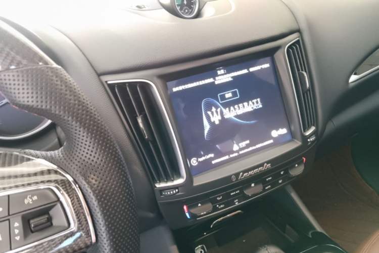 Used Maserati Levante 2018 3.0T Classic Edition Audio And AC Panel