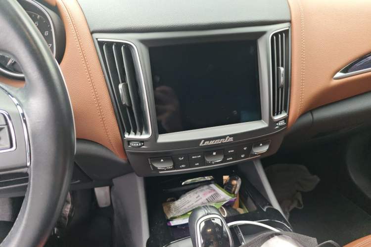 Used Maserati Levante 2018 3.0T Standard Edition Audio And AC Panel