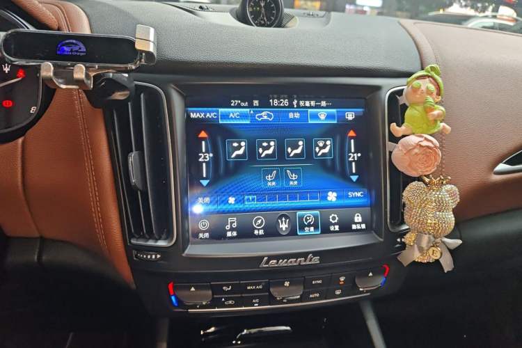 Used Maserati Levante 2018 3.0T Classic Edition Audio And AC Panel