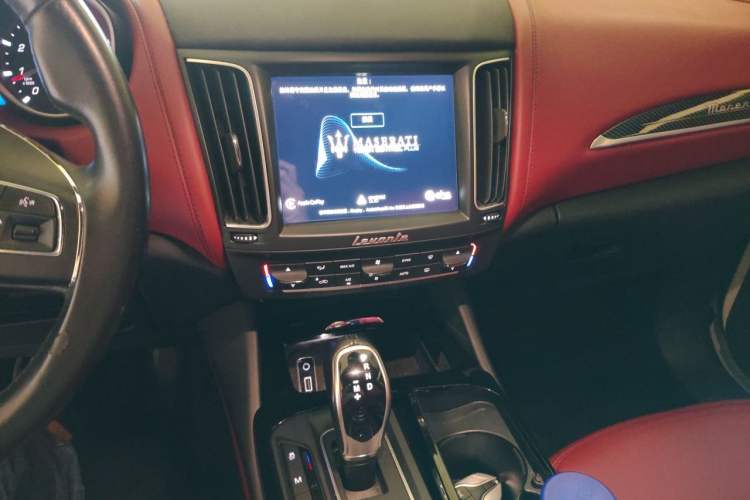 Used Maserati Levante 2018 3.0T Standard Edition Audio And AC Panel