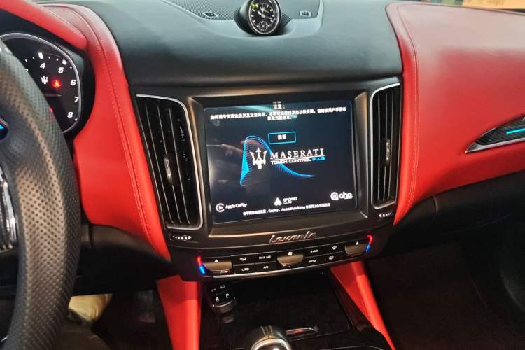 Used Maserati Levante 2018 3.0T Classic Edition Audio And AC Panel