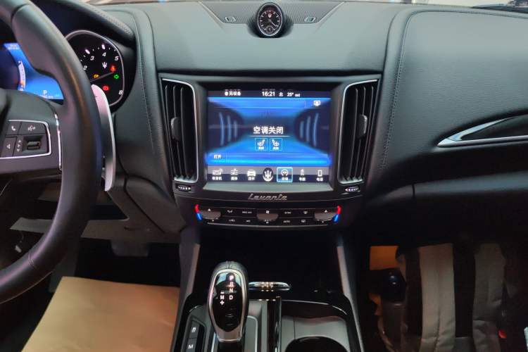 Used Maserati Levante 2018 3.0T Standard Edition Audio And AC Panel