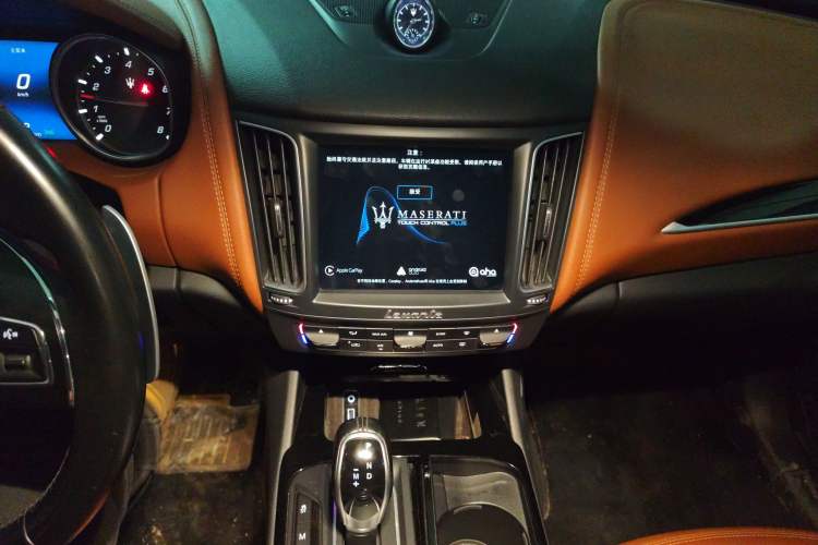 Used Maserati Levante 2018 3.0T Standard Edition Audio And AC Panel