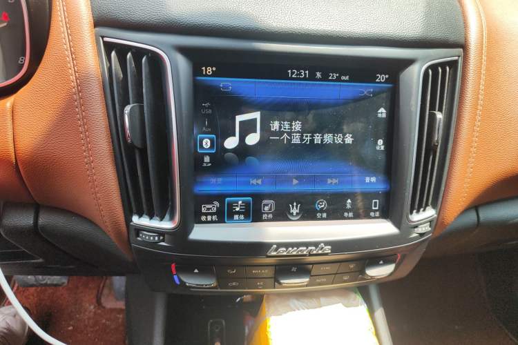 Used Maserati Levante 2018 3.0T Classic Edition Audio And AC Panel
