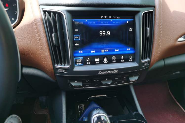 Used Maserati Levante 2018 3.0T Classic Edition Audio And AC Panel