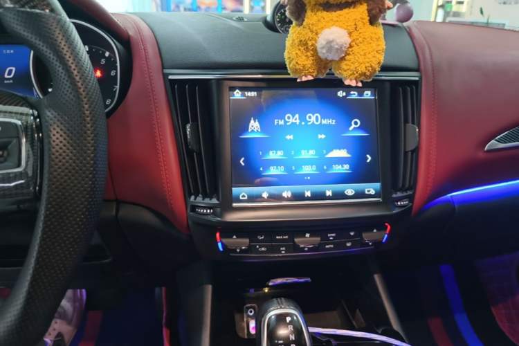 Used Maserati Levante 2018 3.0T Classic Edition Audio And AC Panel