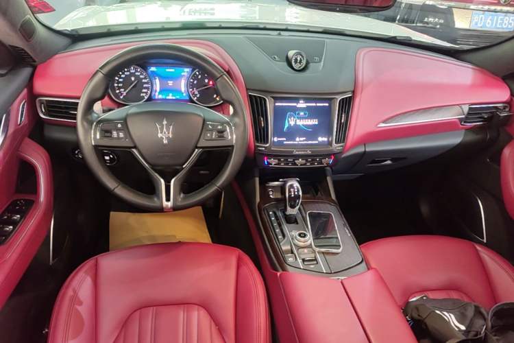 Used Maserati Levante 2018 3.0T Luxury Zegna Edition Center Console