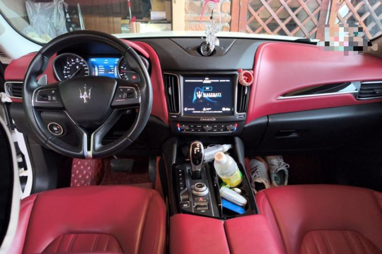 Used Maserati Levante 2018 3.0T Classic Edition Center Console