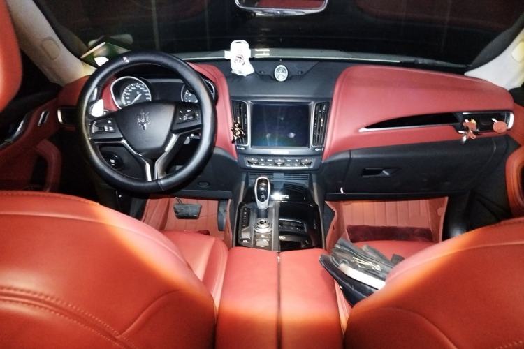 Used Maserati Levante 2018 3.0T Classic Edition Center Console