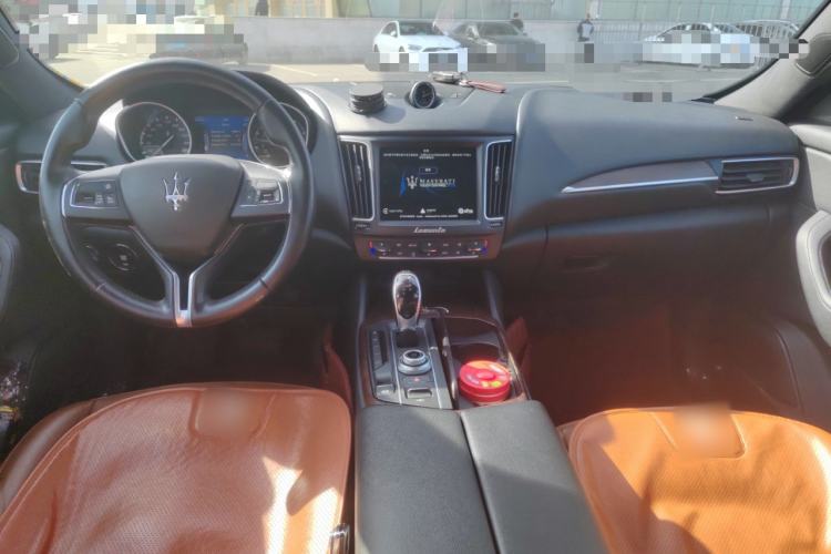 Used Maserati Levante 2018 3.0T Classic Edition Center Console
