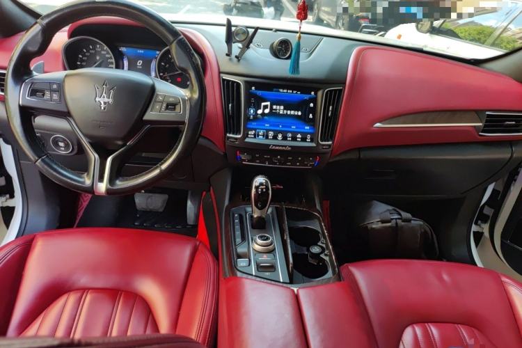 Used Maserati Levante 2018 3.0T Classic Edition Center Console