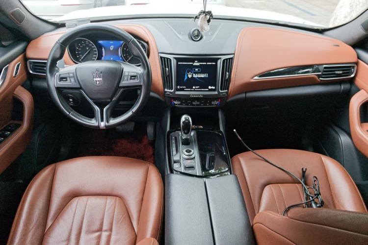 Used Maserati Levante 2018 3.0T Classic Edition Center Console